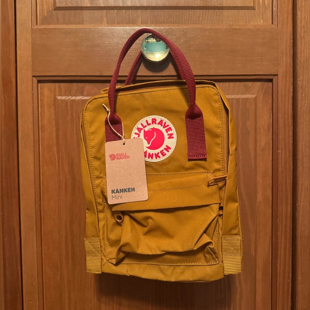 NWT Fjallraven Kanken Mini Backpack
